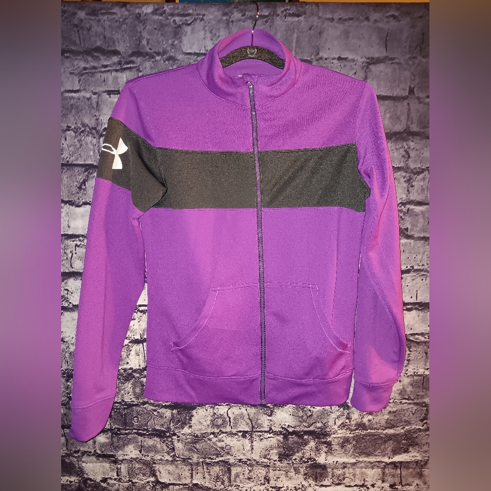 Under Armour All-Season Gear Zip up sz Small